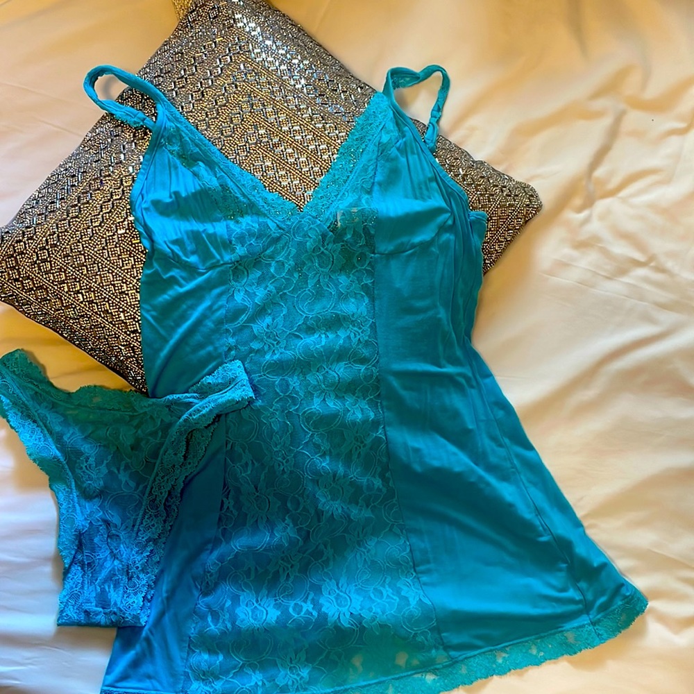 XS NWOT Victoria Secret Nightie Set with Thong